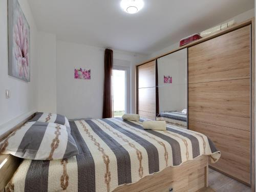 Spacious Holiday Home In Privlaka Near Sea Beach