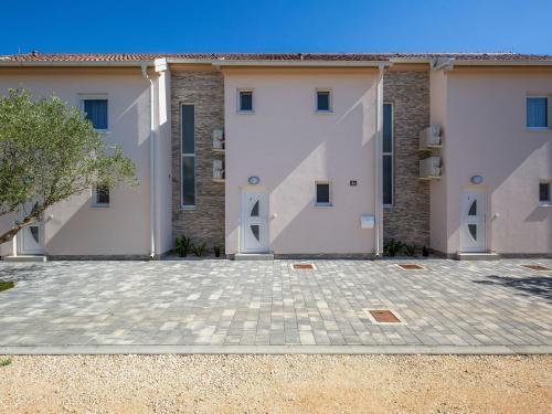 Spacious Holiday Home In Privlaka Near Sea Beach