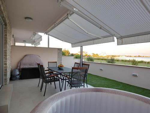 Spacious Holiday Home In Privlaka Near Sea Beach