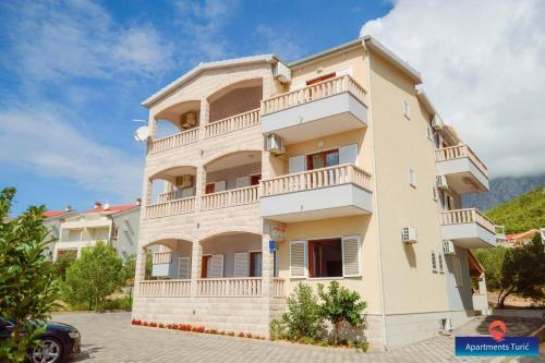 Apartments Turi?