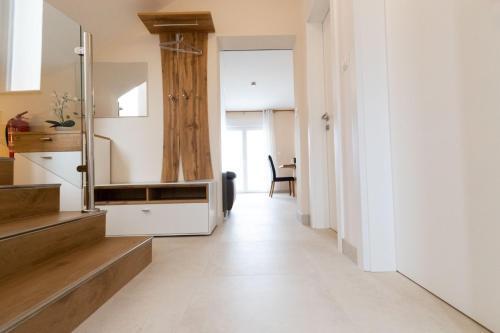 Crowonder Beachfront Reiterer Villa V2