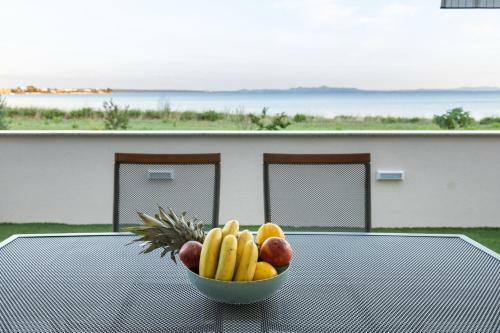 Crowonder Beachfront Garden Villa With Jacuzzi- B2