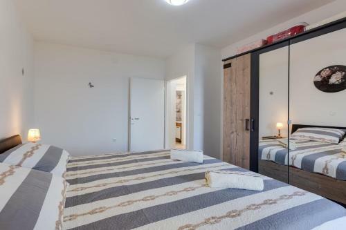 Crowonder Beachfront Garden Villa With Jacuzzi- B2