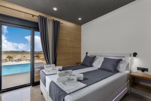 Luxury Beachfront 4 Bedroom Villa With Private Pool****