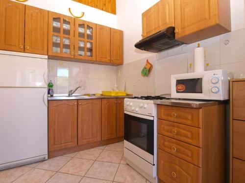 Apartments Mladen 1588
