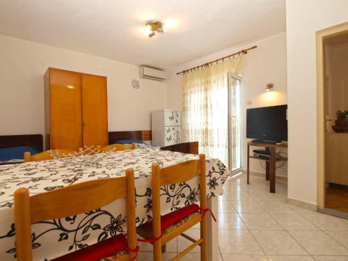 Apartments Mladen 1588