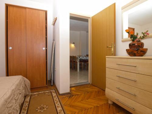 Apartments Mladen 1588