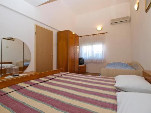 Apartments Mladen 1588