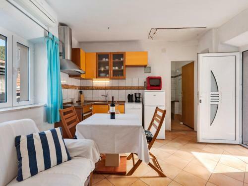 Cosy Apartment In Pu?i??a Near The Beach