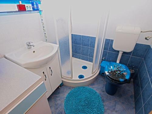 Apartments Nevina 1230
