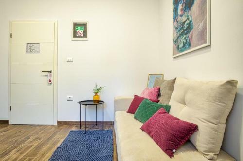 Amphitheater Garden Studio Apartments