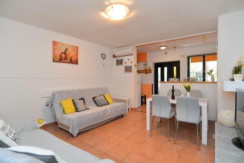 Apartment Dulijana 2042