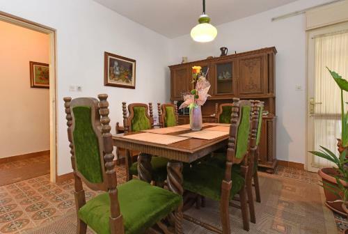 Apartments Josip 74