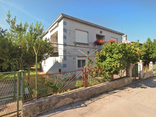 Apartment 1686