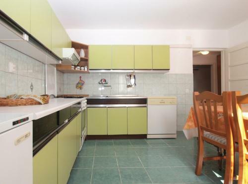 Apartment 1686