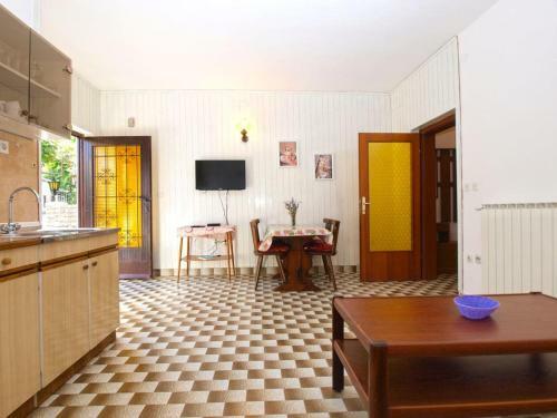 Hostal Apartment Burmy