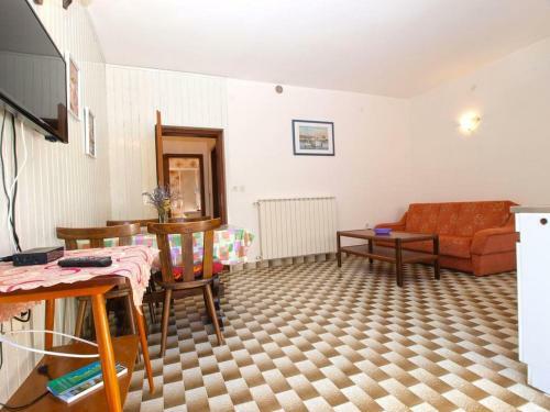 Hostal Apartment Burmy