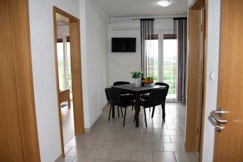 Hostal Apartmani Mirna Luka