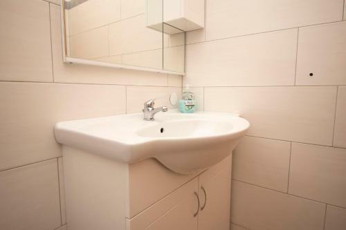 Hostal Apartmani Mirna Luka