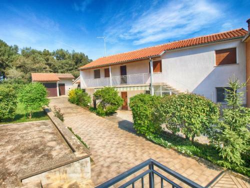 Apartment Alma 1600
