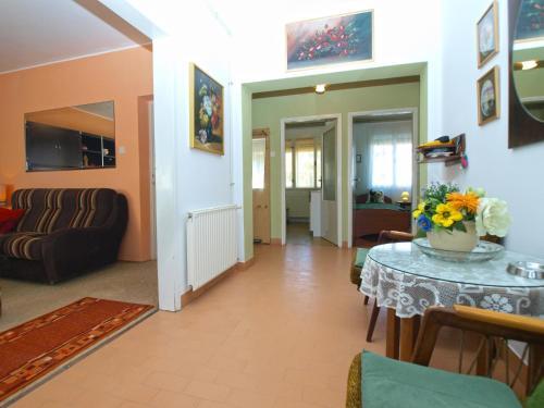 Apartments Ondina 1827