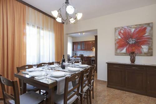 Cozy Apartments Alexandra For Relaxed Vacation