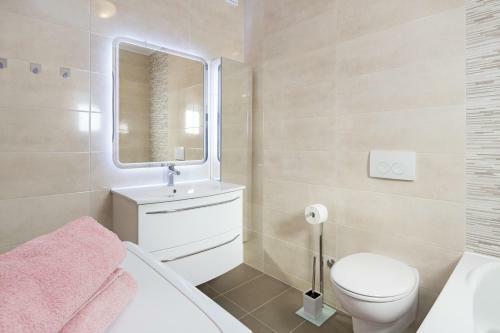 Cozy Apartments Alexandra For Relaxed Vacation