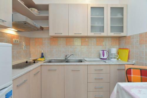 Hostal Apartment & Room Tanja 1552
