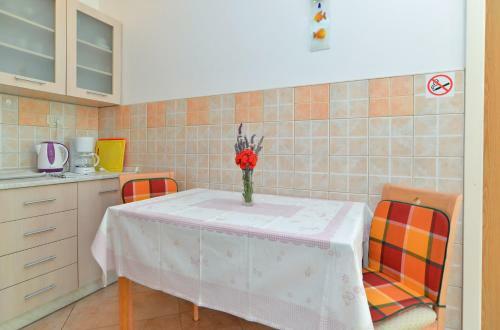 Hostal Apartment & Room Tanja 1552