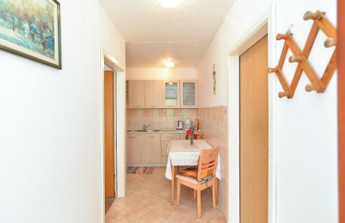 Hostal Apartment & Room Tanja 1552