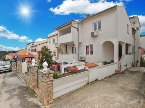 Apartment Vladimira 1569