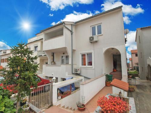 Apartment Vladimira 1569