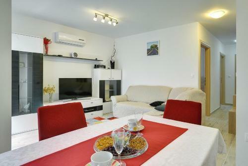 Apartments Elviana