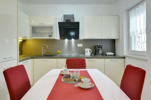 Apartments Elviana