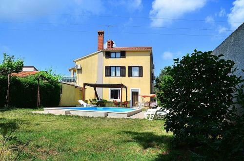 House Gaston