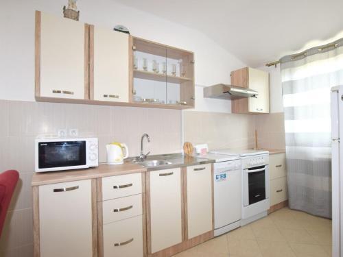 Cozy Apartment In Pula Near Beach
