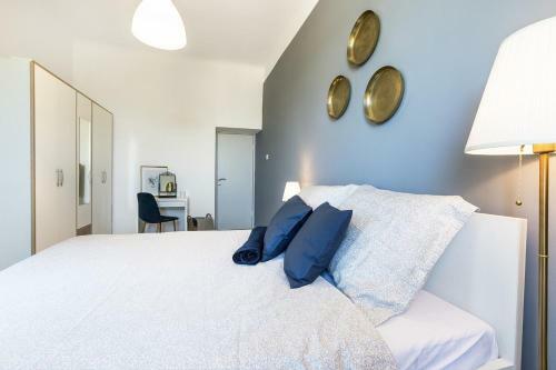 *** Lounge Terrace Apartment With The Harbour View / City Centre ***
