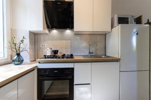 *** Lounge Terrace Apartment With The Harbour View / City Centre ***