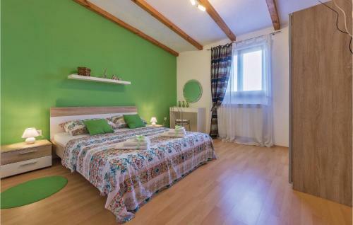 Three-bedroom Apartment In Pula