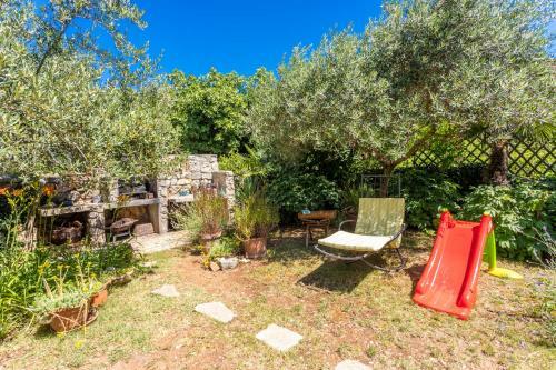 House Rustica With Private Garden And Parking