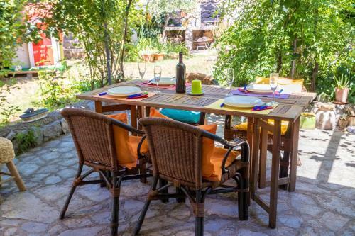 House Rustica With Private Garden And Parking