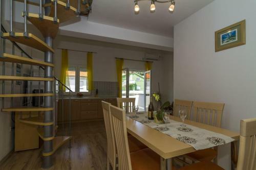 Apartments Ivica