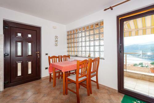 Apartments Loretta With Sea View