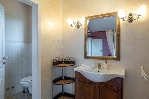Spacious Holiday House - Pool / Jacuzzi / Sauna / Playground / 8+2