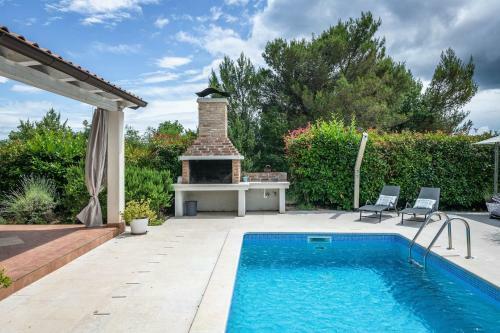Spacious Holiday House / Pool / Jacuzzi / Playground / 6+2
