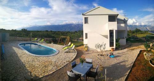 Holiday Home Zdenka-with Pool