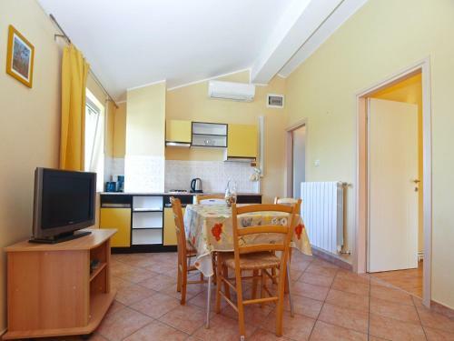 Apartments Zora 1895