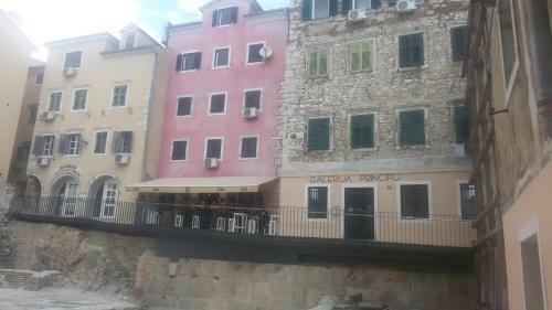 Stari Grad Apartment
