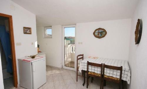 Apartments Amalija-50m Close To Sea