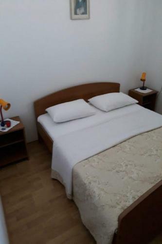 Apartments Amalija-50m Close To Sea
